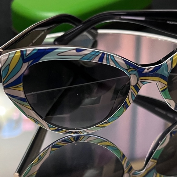 Kate Spade Vibrant Patterned Cat-Eye Sunglasses - Picture 4 of 5